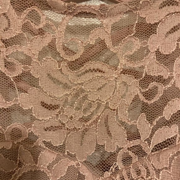 Sequin Hearts women's size 5 (juniors) pink lace dress - Picture 4 of 10